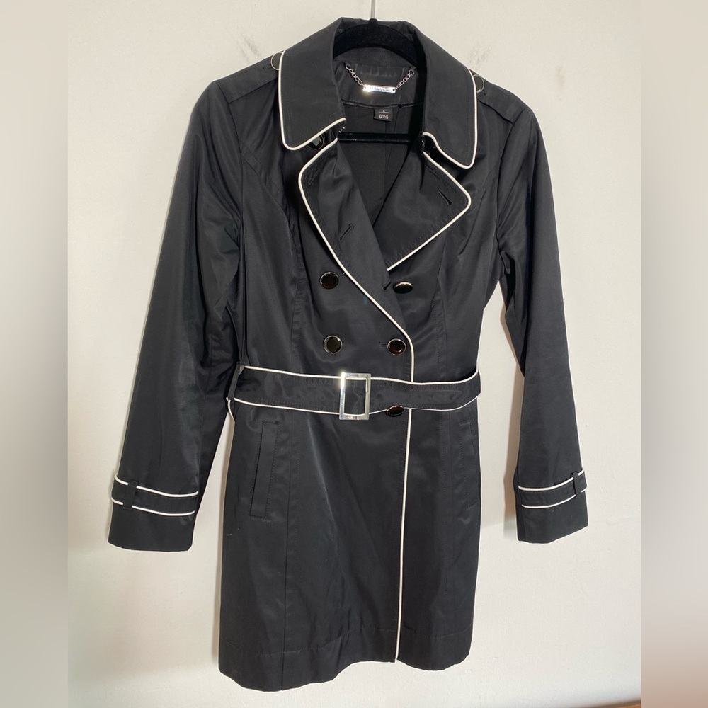White House Black Market Size 6 Black White Trim Long Belted Trench Coat Pockets